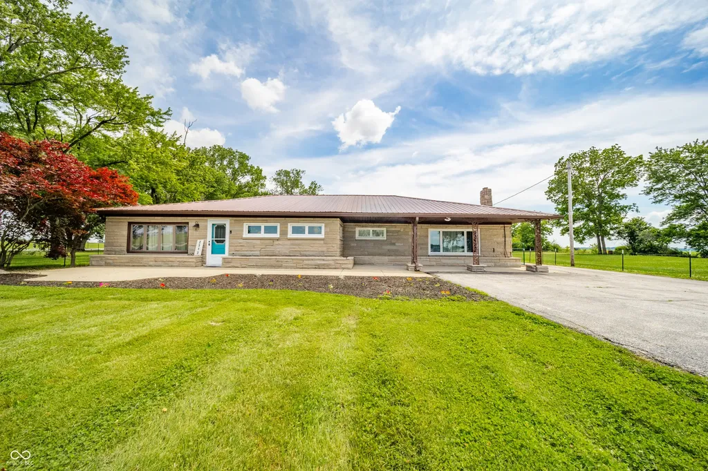 2513 W 300 S Shelbyville IN 46176