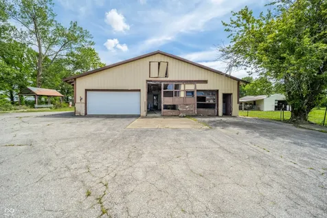 2513 W 300 S Shelbyville IN 46176