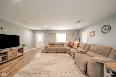 2513 W 300 S Shelbyville IN 46176