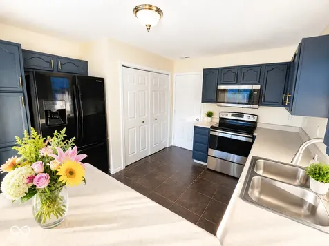 5425 Powder River Court Indianapolis IN 46221