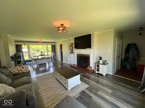 2071 S 600 W New Palestine IN 46163