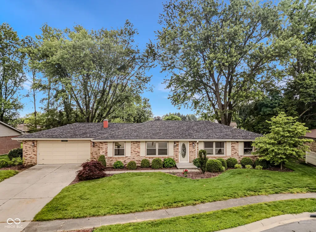 4515 W Mission Court Columbus IN 47203