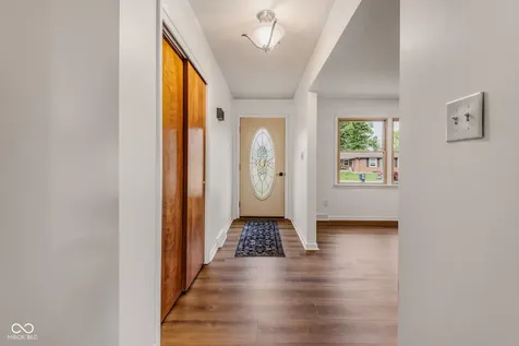 4515 W Mission Court Columbus IN 47203