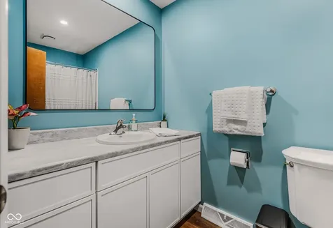 4515 W Mission Court Columbus IN 47203