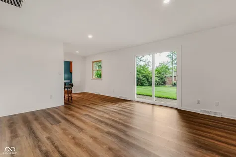4515 W Mission Court Columbus IN 47203