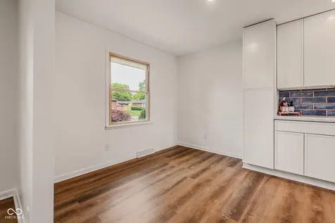 4515 W Mission Court Columbus IN 47203