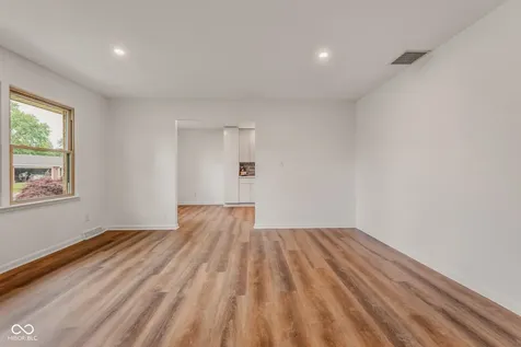 4515 W Mission Court Columbus IN 47203