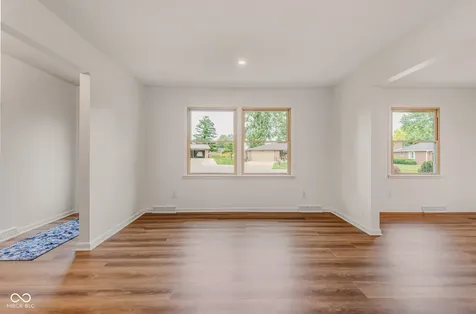 4515 W Mission Court Columbus IN 47203