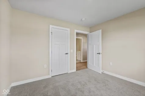 1275 Gunnison Drive Greenfield IN 46140