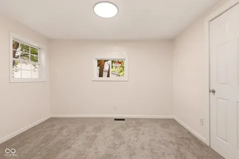 802 W Laurel Street Seymour IN 47274