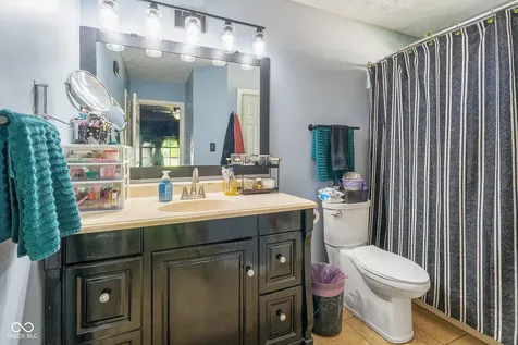 873 Queensgate Drive Greenwood IN 46143