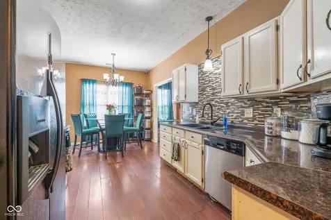 873 Queensgate Drive Greenwood IN 46143