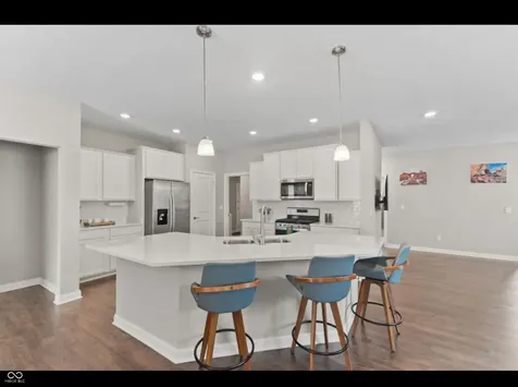 9073 Lieven Street Avon IN 46234
