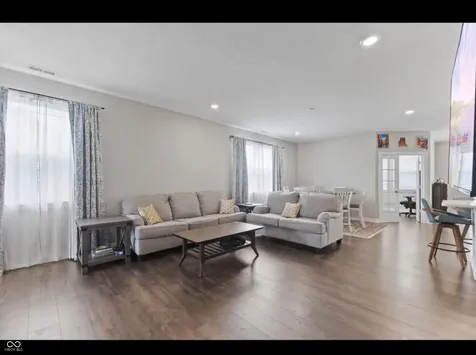 9073 Lieven Street Avon IN 46234