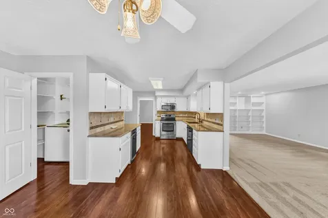 12559 Saksons Boulevard Fishers IN 46038