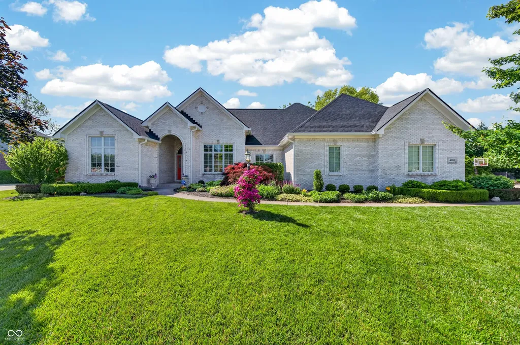 4685 Waters Edge Way Greenwood IN 46143