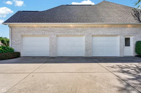 4685 Waters Edge Way Greenwood IN 46143