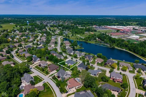 4685 Waters Edge Way Greenwood IN 46143