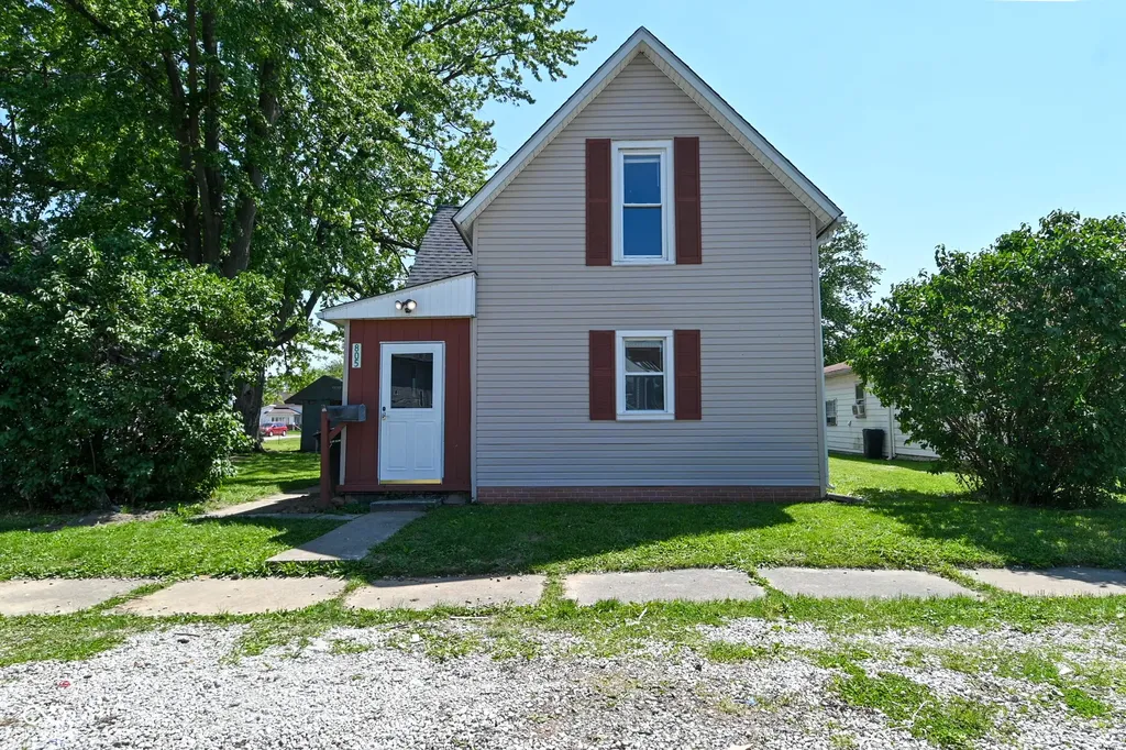 805 S 17th Street Elwood IN 46036