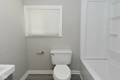 805 S 17th Street Elwood IN 46036