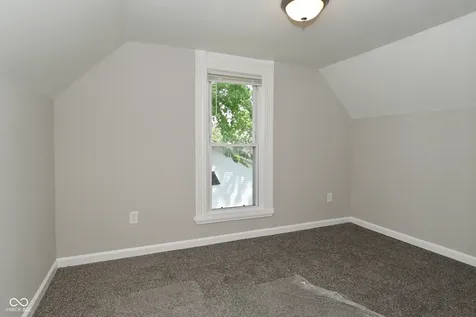 805 S 17th Street Elwood IN 46036