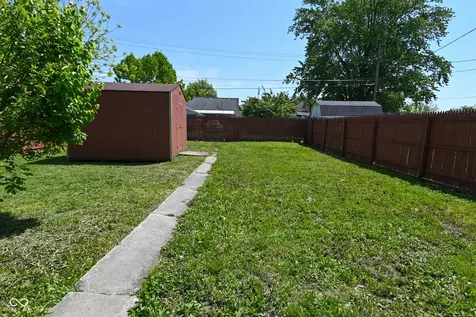 805 S 17th Street Elwood IN 46036