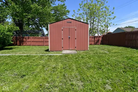 805 S 17th Street Elwood IN 46036