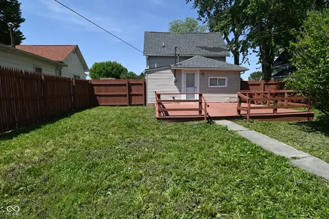 805 S 17th Street Elwood IN 46036