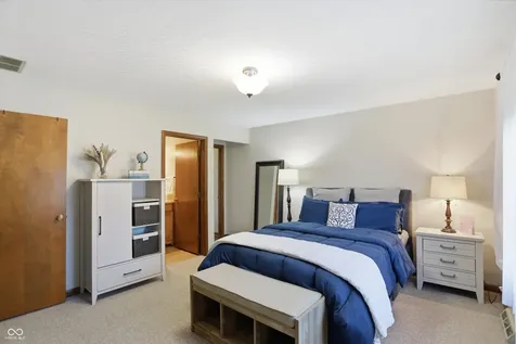 863 W Ashbourne Lane Greenwood IN 46142