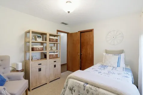 863 W Ashbourne Lane Greenwood IN 46142