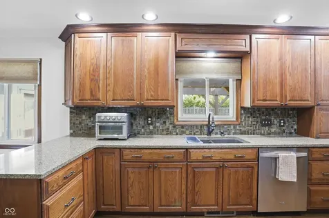 863 W Ashbourne Lane Greenwood IN 46142