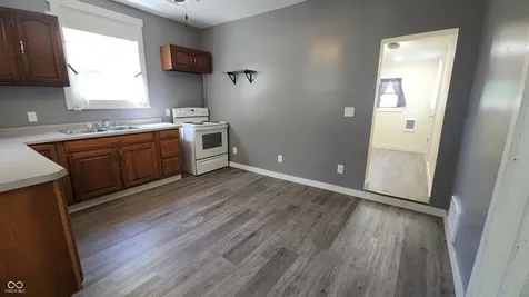 10 S 2nd Street Kingman IN 47952
