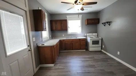 10 S 2nd Street Kingman IN 47952