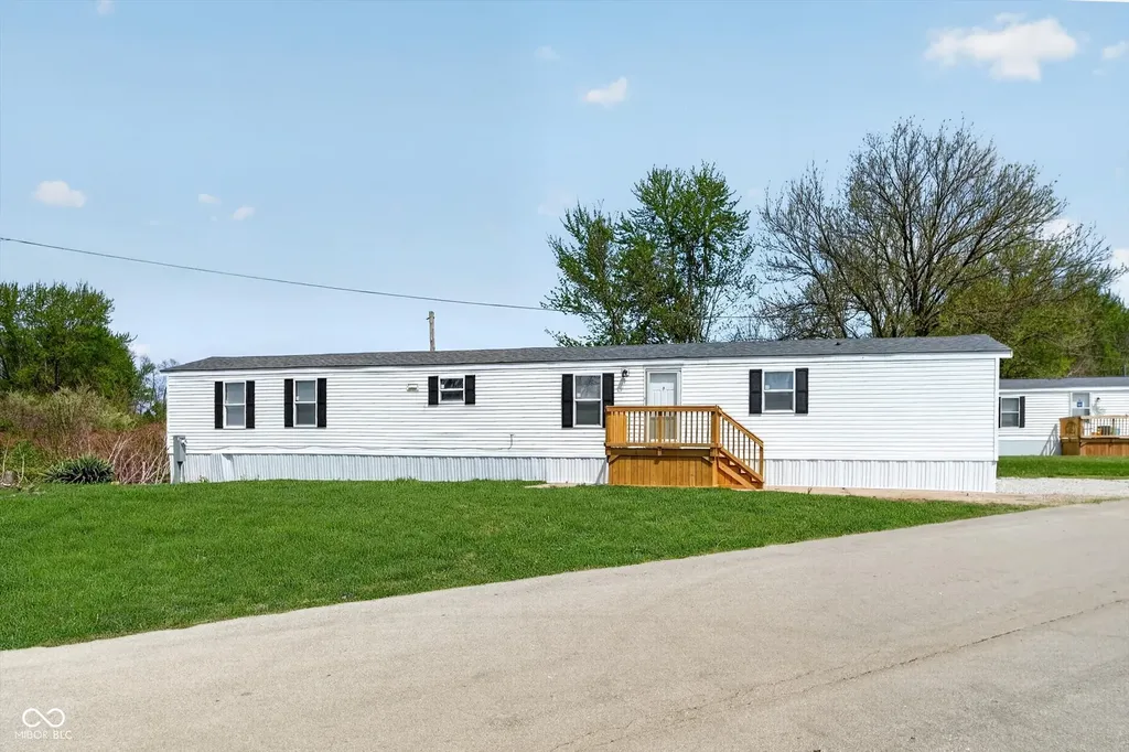 143 Echo Lake E Drive Mooresville IN 46158