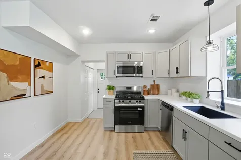 67 S Tresslar Avenue Bargersville IN 46106