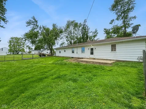 6421 S State Road 59 Clay City IN 47841