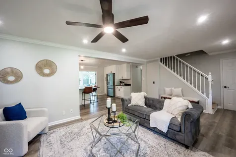 9861 Oakleaf Way Mccordsville IN 46055