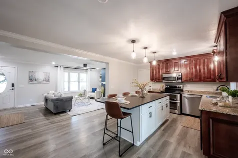 9861 Oakleaf Way Mccordsville IN 46055