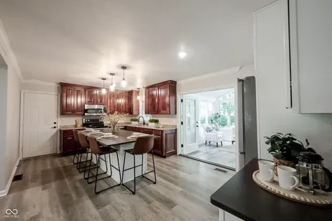 9861 Oakleaf Way Mccordsville IN 46055