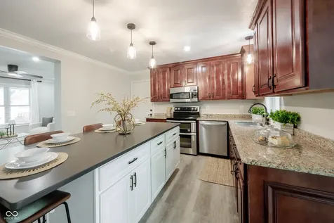 9861 Oakleaf Way Mccordsville IN 46055