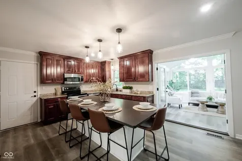 9861 Oakleaf Way Mccordsville IN 46055