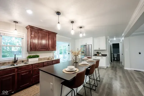 9861 Oakleaf Way Mccordsville IN 46055