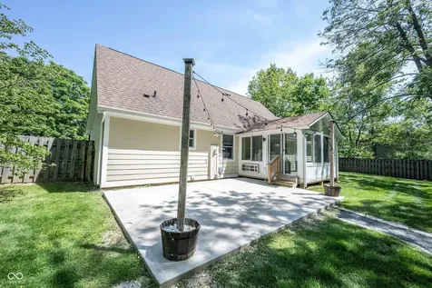 9861 Oakleaf Way Mccordsville IN 46055