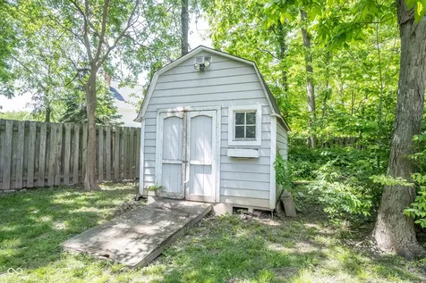 9861 Oakleaf Way Mccordsville IN 46055
