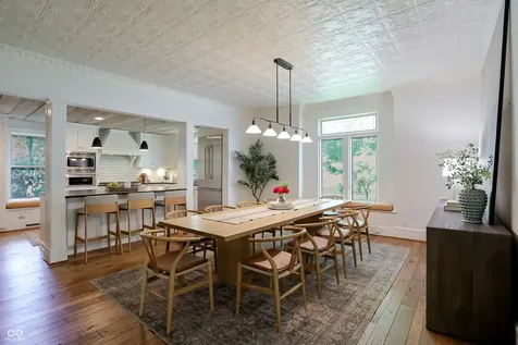 420 W Pine Street Zionsville IN 46077
