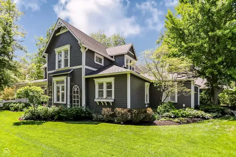 420 W Pine Street Zionsville IN 46077