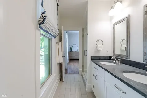 420 W Pine Street Zionsville IN 46077