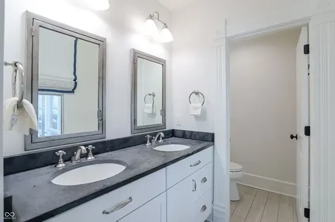 420 W Pine Street Zionsville IN 46077