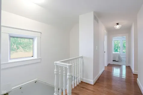 420 W Pine Street Zionsville IN 46077