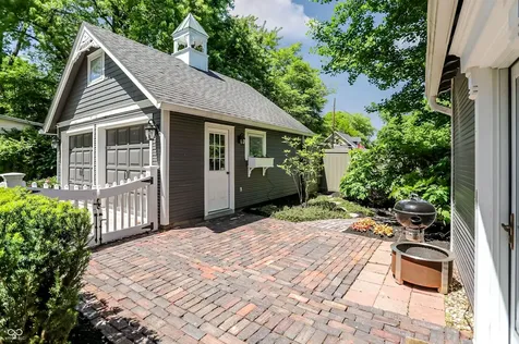 420 W Pine Street Zionsville IN 46077